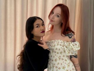 AmityAndLinn's Live orgasm Profile Image